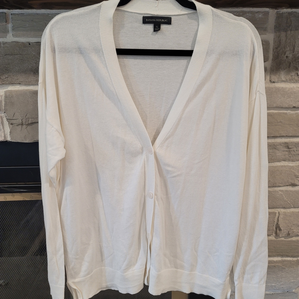 Banana Republic Cream Button-Up V Neck Cardigan